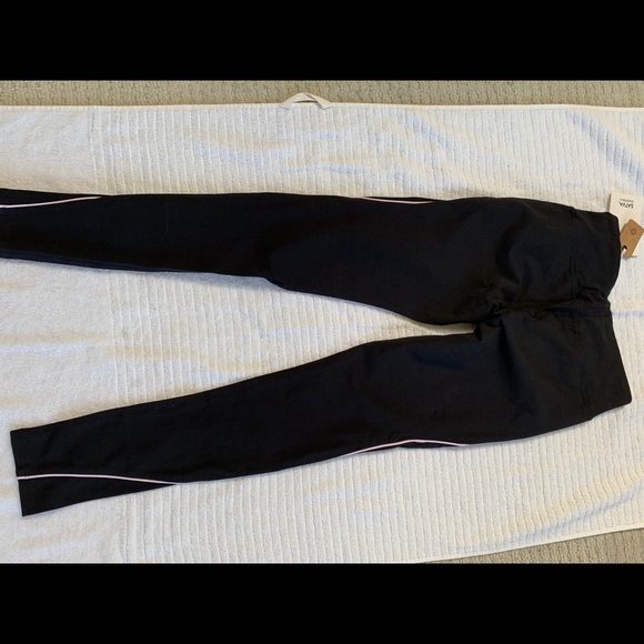 Satva living organic eco friendly leggings ! - Picture 3 of 3